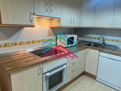 Piso en venta en Candeleda, con 2 dormitorios, 2 baños, plaza de garaje y terraza