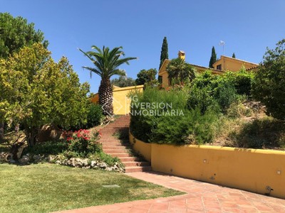 Chalet en venta en Chinchon, con 5 dormitorios, 5 baños, trastero y terreno