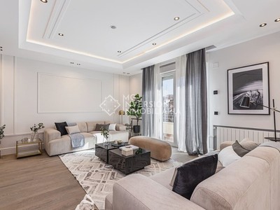 Piso en venta en Goya, con 4 dormitorios, 5 baños y terraza