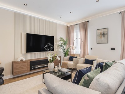 Piso en venta en Gaztambide, con 3 dormitorios, 4 baños y terraza