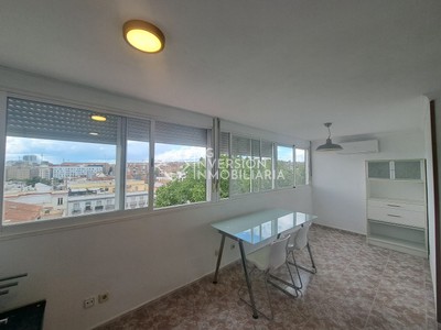 Piso en alquiler en Puente De Vallecas, con 2 dormitorios y baño