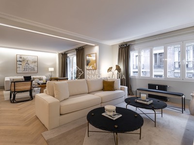 Piso en venta en Jeronimos, con 4 dormitorios, 5 baños, plaza de garaje, trastero y terraza