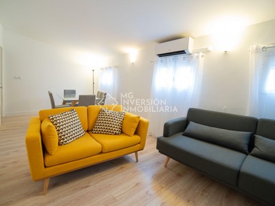 Piso en venta en Centro, con 3 dormitorios y 2 baños