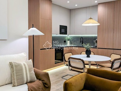 Piso en venta en Salamanca, con 2 dormitorios, 2 baños y plaza de garaje