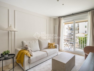 Piso en venta en Salamanca, con 2 dormitorios, 2 baños, plaza de garaje y terraza