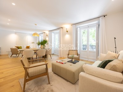 Piso en venta en Salamanca, con 3 dormitorios, 3 baños, aseo y trastero