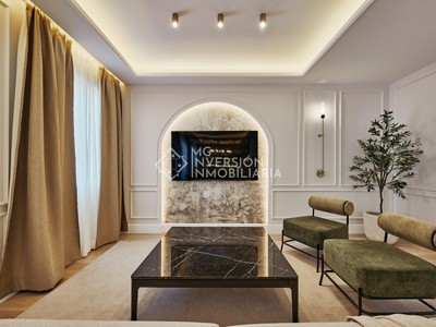 Piso en venta en Salamanca, con 3 dormitorios, 3 baños, aseo y balcón