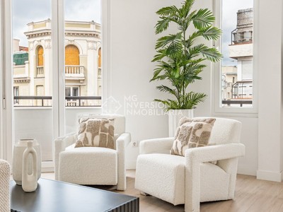 Piso en venta en Salamanca, con 2 dormitorios, 2 baños y 2 balcones