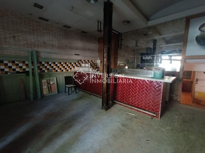 Local en venta en Salamanca, con 2 baños