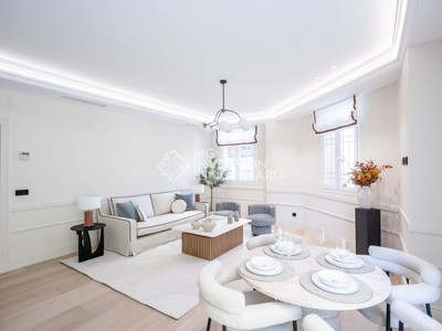 Piso en venta en Salamanca, con 2 dormitorios, 2 baños y 2 balcones