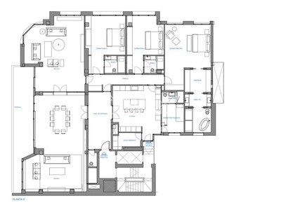 Piso en venta en Salamanca, con 4 dormitorios, 4 baños y aseo