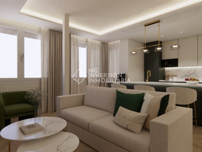 Piso en venta en Salamanca, con 2 dormitorios, 2 baños y trastero