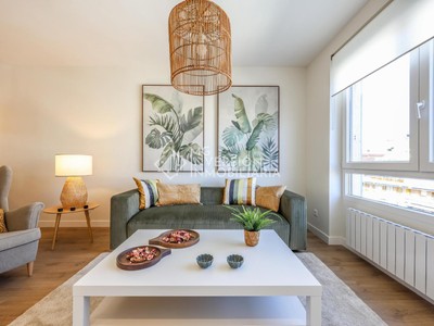 Piso en venta en Tetuán, Chamartin, con 2 dormitorios y 2 baños
