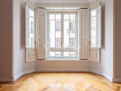 Piso en venta en Chamberi, Almagro, con 3 dormitorios, 4 baños y trastero