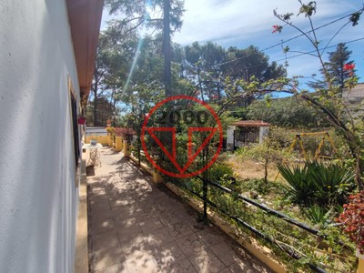 Chalet en venta en Yatova, Rio Juanes, con 5 dormitorios, 2 baños, plaza de garaje, trastero, terraza y terreno