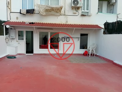 Piso en alquiler en Valencia, Marchalenes, con 2 dormitorios, baño y 2 terrazas