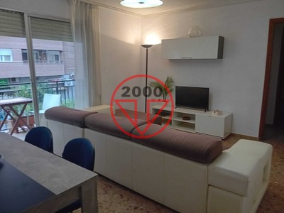 Piso en alquiler en Valencia, con 4 dormitorios, baño, balcón y terraza