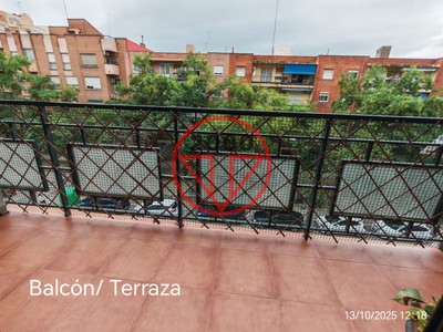 Piso en venta en Valencia, Tendetes, con 3 dormitorios, 2 baños y balcón