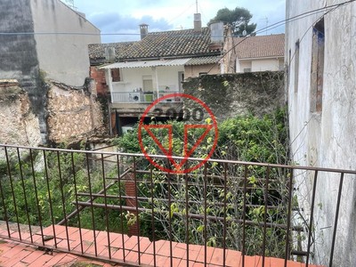 Casa en venta en Macastre, con 8 dormitorios, aseo y terreno