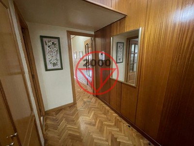 Piso en venta en Valencia, con 4 dormitorios, baño, aseo y balcón