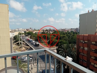 Piso en venta en Valencia, Tendetes, con 2 dormitorios, baño y balcón