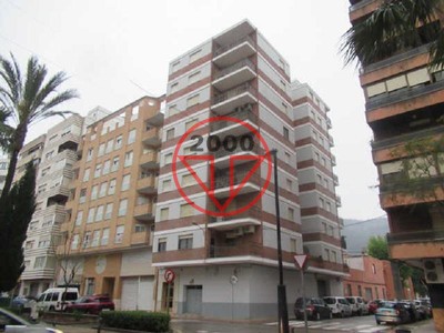 Piso en venta en Tavernes De La Valldigna, Pueblo, con 3 dormitorios, baño, aseo y balcón