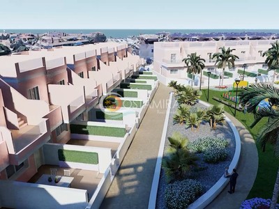 Dúplex en Venta: Piscina Comunitaria, Jardines Idílicos en Torre de la Horadada, Costa Blanca