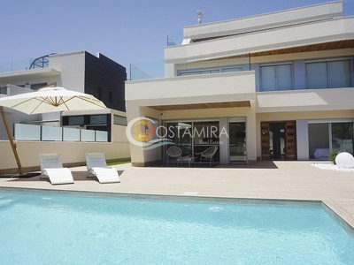 Chalets de Lujo en Dehesa de Campoamor: Viviendas Exclusivas en Costa Blanca, Alicante