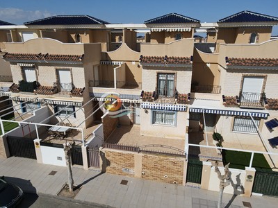 Chalet Adosado a 300m de la Playa en Venta - Torre de la Horadada