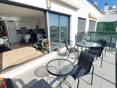 Ático en Lomas de Campoamor con solárium, vistas al mar y piscina infinity