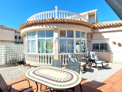 Espectacular Chalet Independiente y Reformado en Playa Flamenca, Orihuela Costa