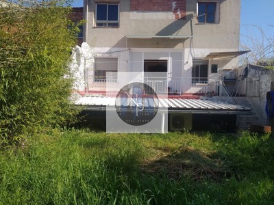 Casa en venta en Castellón De Rugat, con 5 dormitorios, baño, trastero y 2 balcones