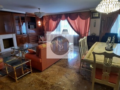 Piso en venta en Valencia, con 3 dormitorios, 2 baños, 2 plazas de garaje, trastero, balcón y terraza