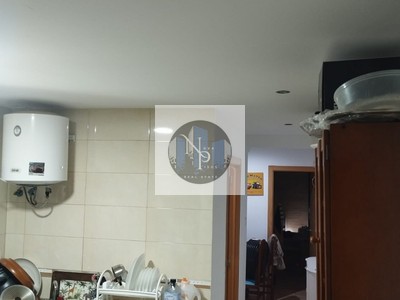 Piso en venta en Xirivella, con 3 dormitorios, baño y balcón