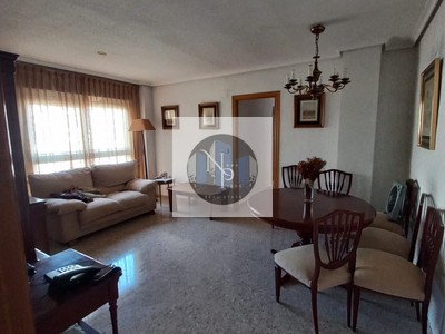 Piso en venta en Valencia, con 2 dormitorios y baño