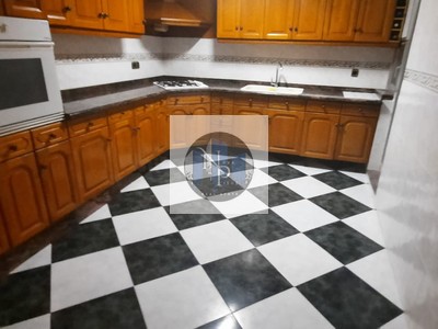 Piso en venta en Benetuser, con 3 dormitorios, baño y trastero