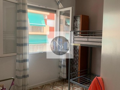 Piso en venta en Mislata, con 3 dormitorios, baño y trastero