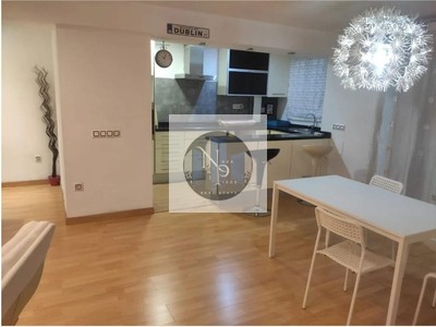 Piso en venta en Burjasot, con 2 dormitorios, baño y balcón