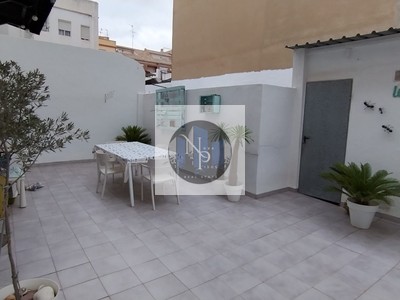 Piso en venta en Benetuser, con 3 dormitorios, baño y trastero