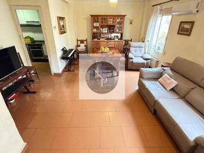 Piso en venta en Valencia, con 3 dormitorios, baño y aseo