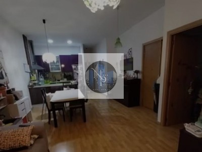 Piso en venta en Valencia, con 2 dormitorios, baño y 2 balcones
