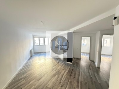 Piso en venta en Valencia, con 3 dormitorios y 2 baños