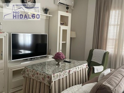 Piso en venta en Marchena, con 3 dormitorios, baño y trastero