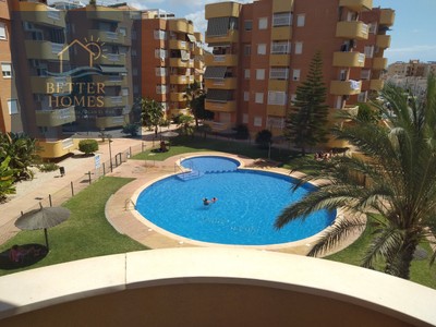 Apartamento en venta en Puerto De Mazarron, con 2 dormitorios, baño y balcón