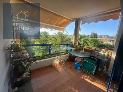 Apartamento en venta en Isla Plana, El Limonar, con 2 dormitorios, baño, plaza de garaje y balcón