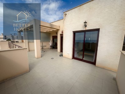 Apartamento en venta en Isla Plana, El Limonar, con 2 dormitorios, baño, plaza de garaje y terraza