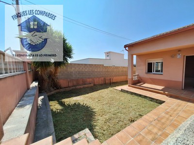 Casa en venta en Piera, Can Bonastre, con 3 dormitorios, baño, trastero y terreno