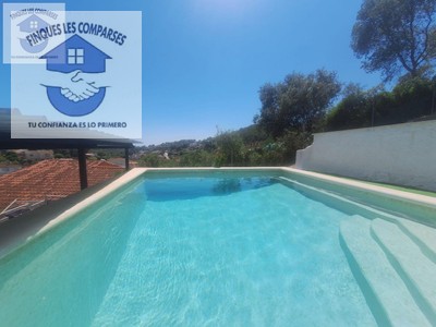 Casa en venta en Castellet I La Gornal, Los Jardines/costa-cunit, con 6 dormitorios, 3 baños, trastero, 2 terrazas y terreno