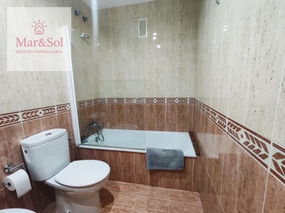 Piso en venta en Albalat De La Ribera, con 3 dormitorios, 2 baños, trastero, balcón y terraza