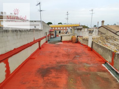 Casa en venta en Albalat De La Ribera, con 4 dormitorios, baño, 2 plazas de garaje y trastero